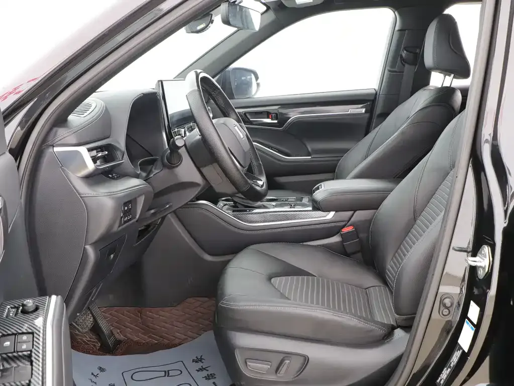 Toyota Crown Kluger 2021 из CN, фото 2