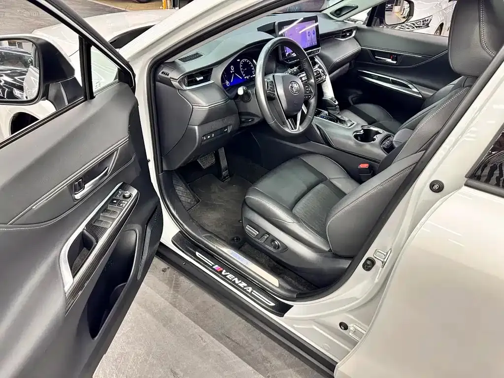 Toyota Venza 2023 из CN, фото 8