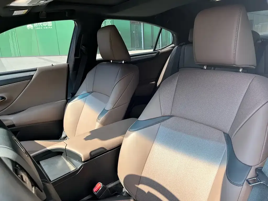 Lexus ES 2025 из CN, фото 8