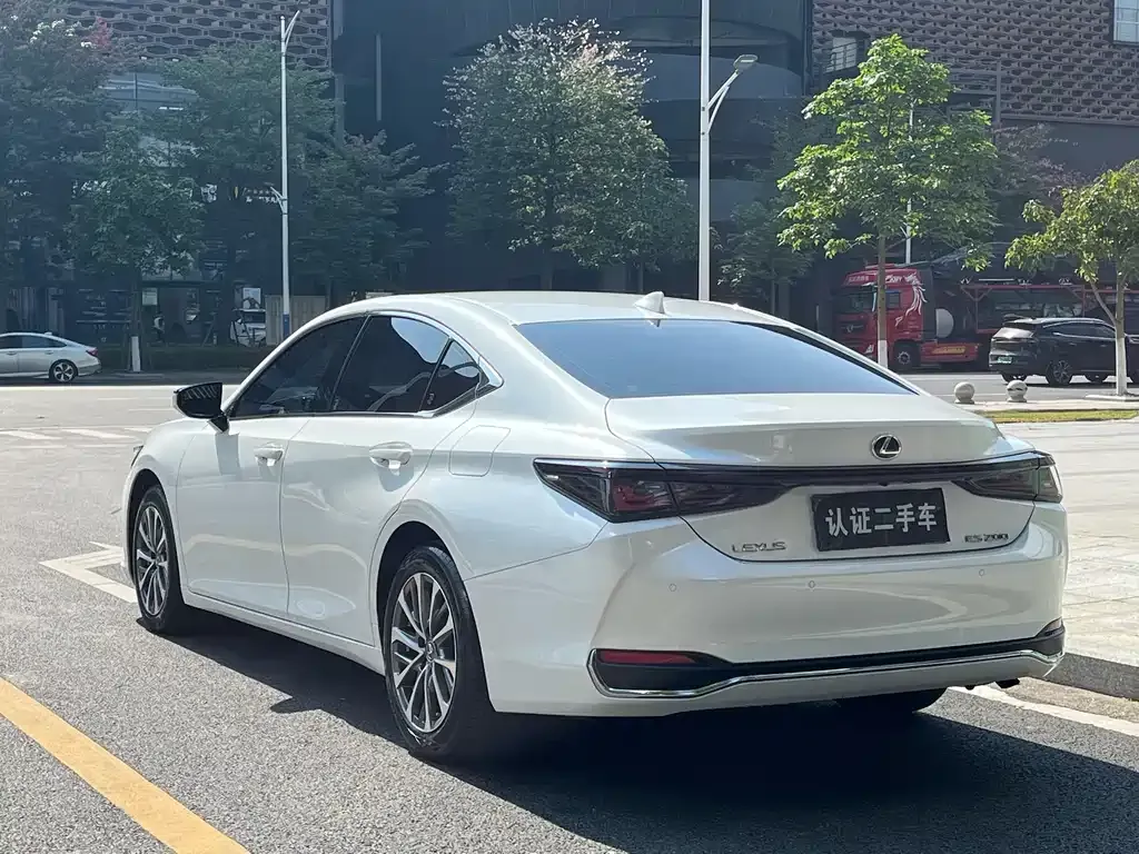 Lexus ES 2025 из CN, фото 6