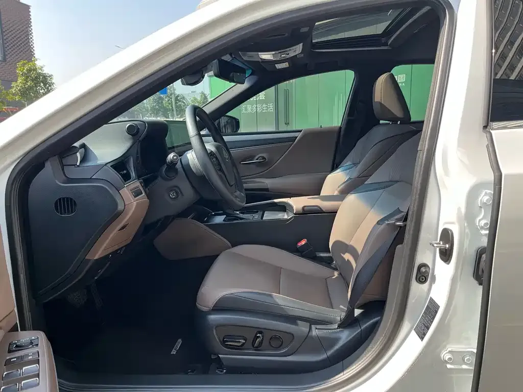 Lexus ES 2025 из CN, фото 5