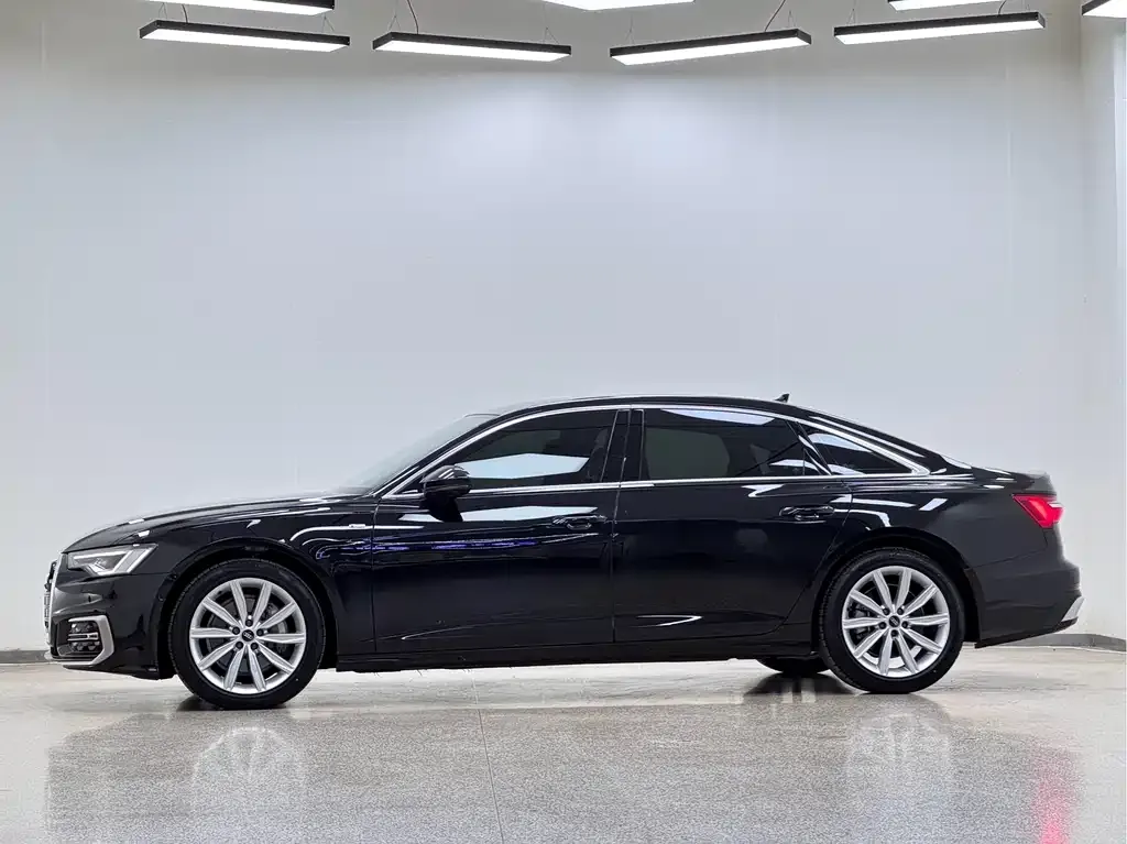 Audi A6L 2024 из CN, фото 5