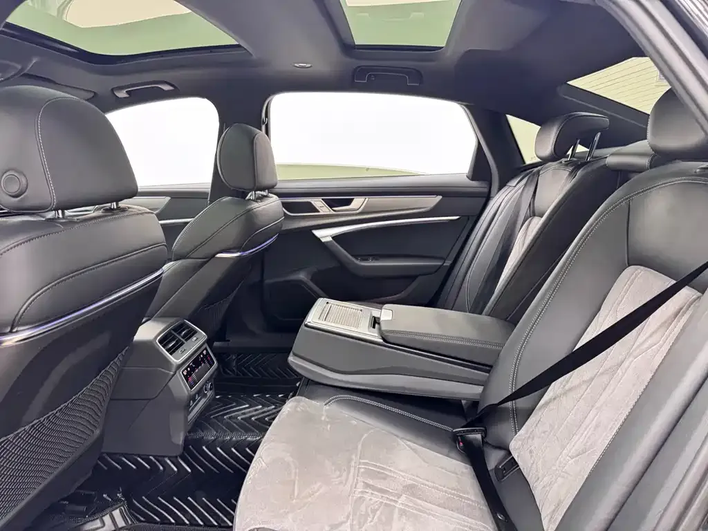 Audi A6L 2024 из CN, фото 4