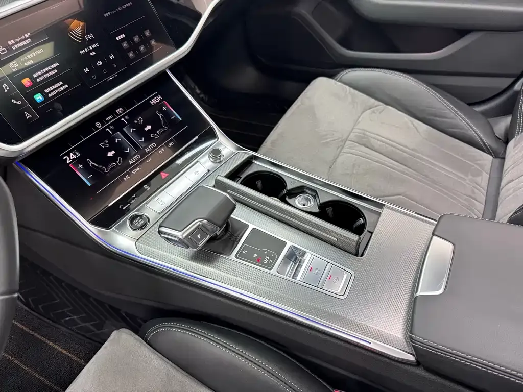 Audi A6L 2024 из CN, фото 9