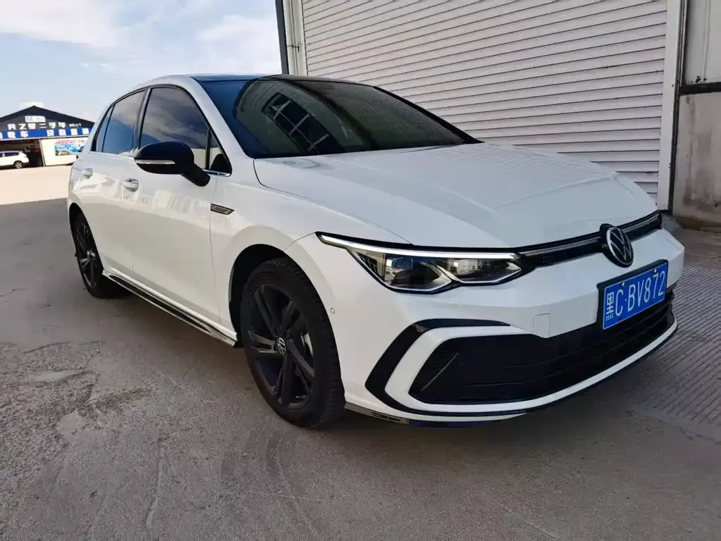 Volkswagen Golf 2023 из CN, фото 2