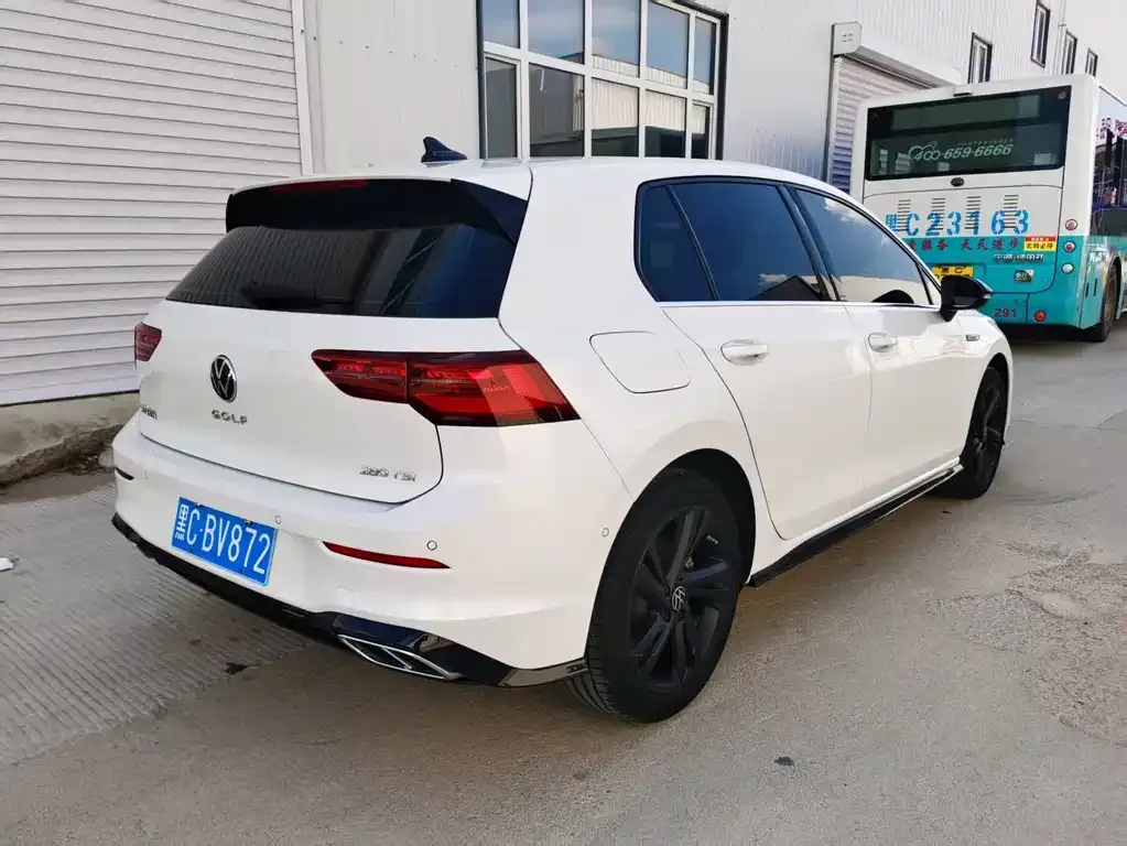 Volkswagen Golf 2023 из CN, фото 3