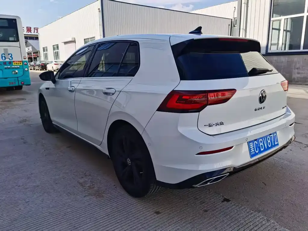 Volkswagen Golf 2023 из CN, фото 6