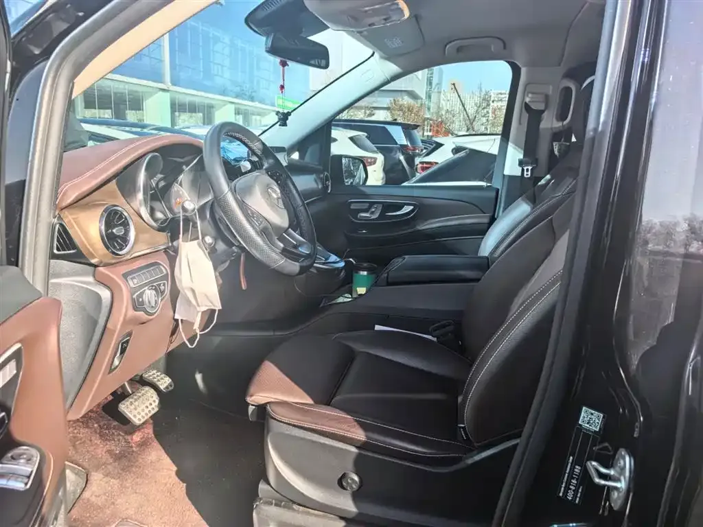 Mercedes-Benz V-Class 2024 из CN, фото 4
