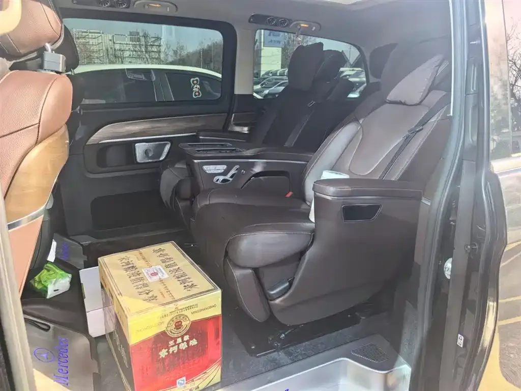Mercedes-Benz V-Class 2024 из CN, фото 3