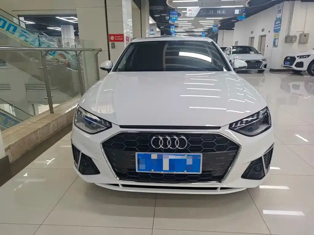 Audi A4L 2024 из CN, фото 2