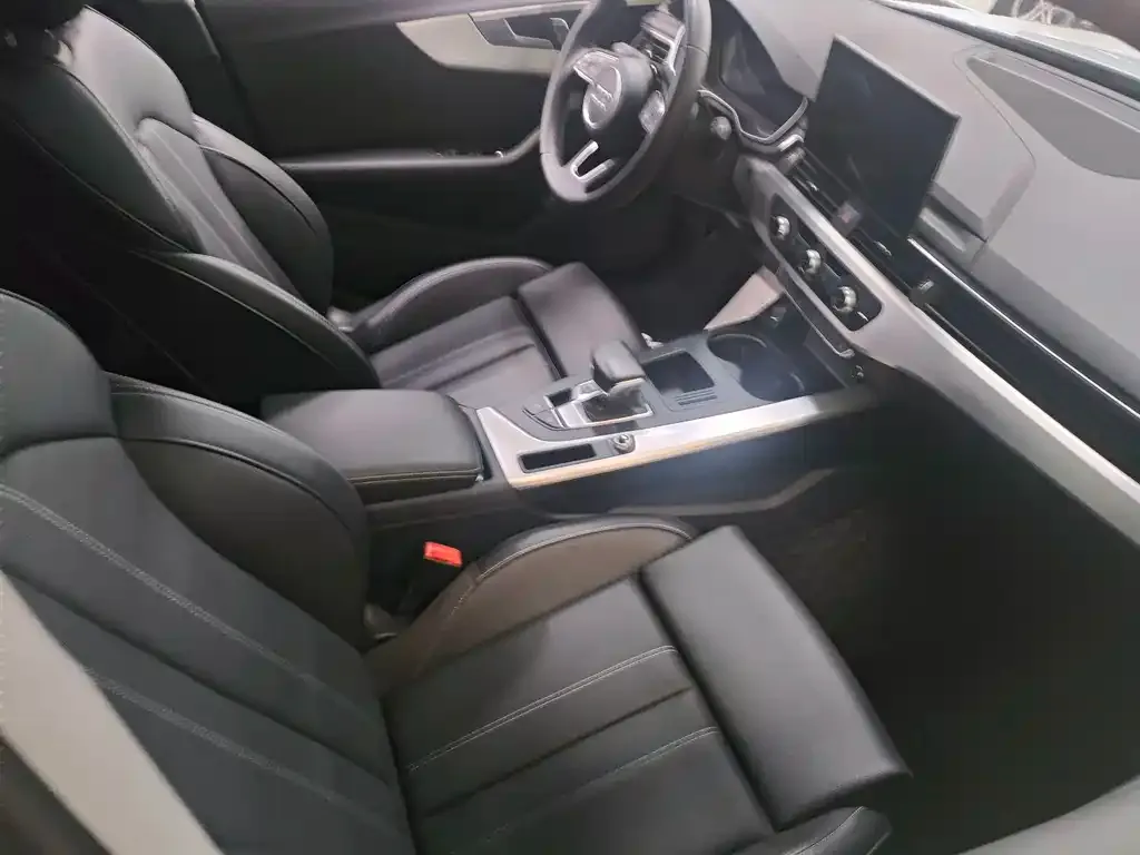 Audi A4L 2024 из CN, фото 4