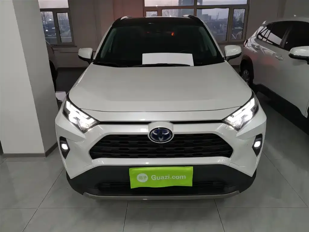 Toyota RAV4 2023 из CN, фото 4