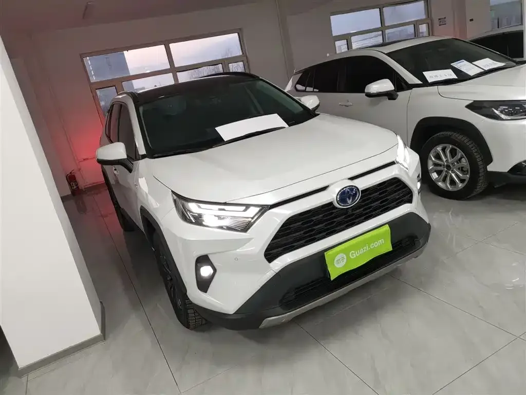 Toyota RAV4 2023 из CN, фото 10