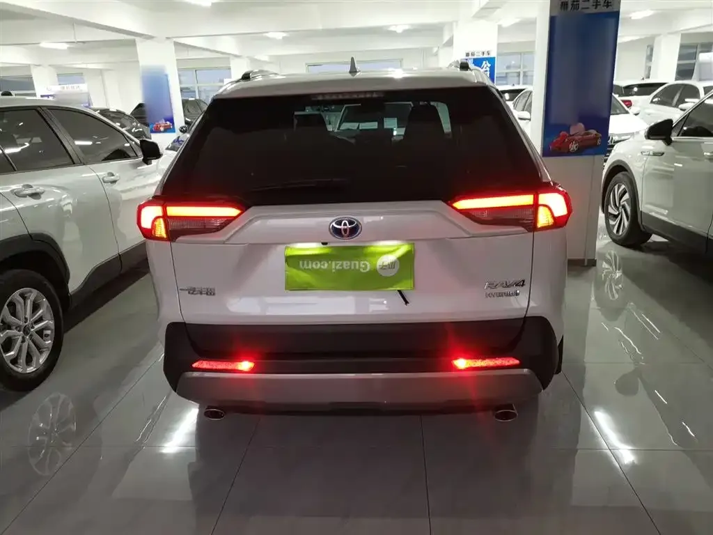 Toyota RAV4 2023 из CN, фото 9