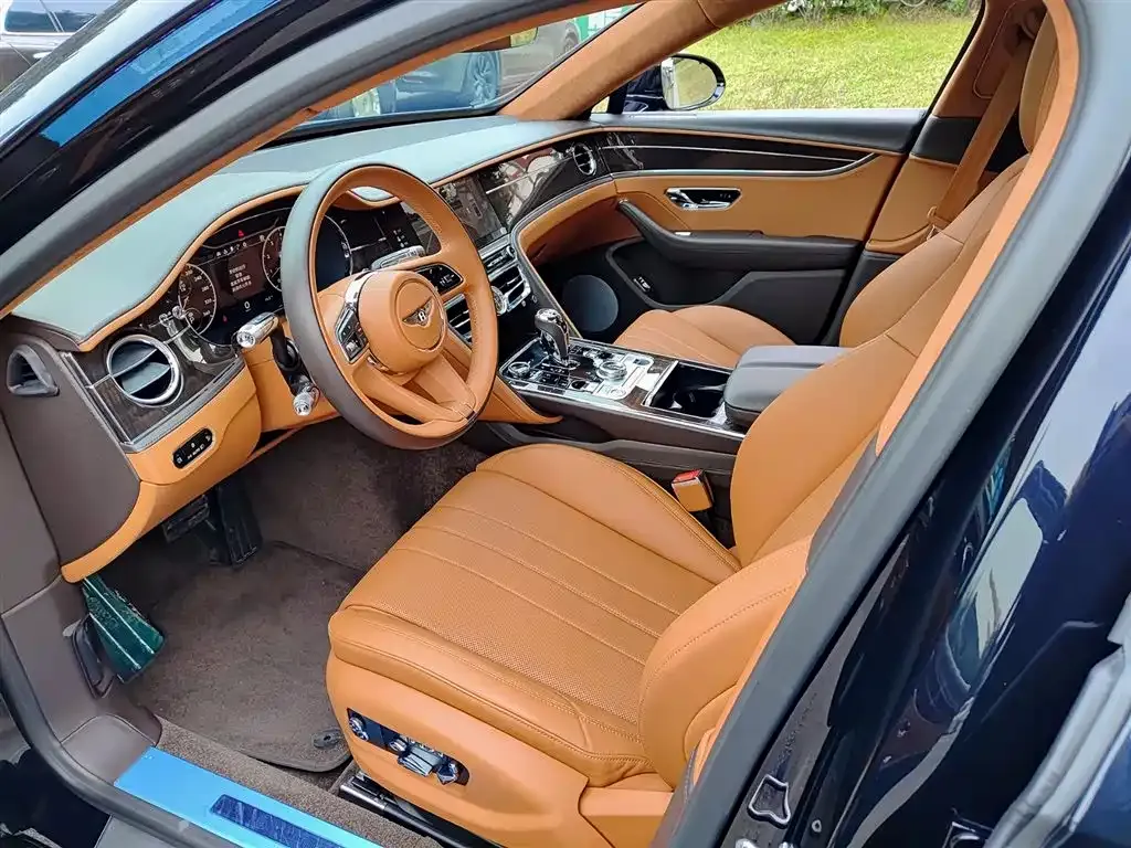 Bentley Flying Spur — фото 7