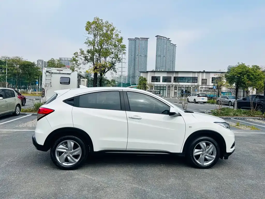 Honda Vezel 2021 из CN, фото 8