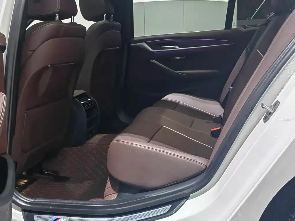 BMW 5 Series 2024 из CN, фото 5