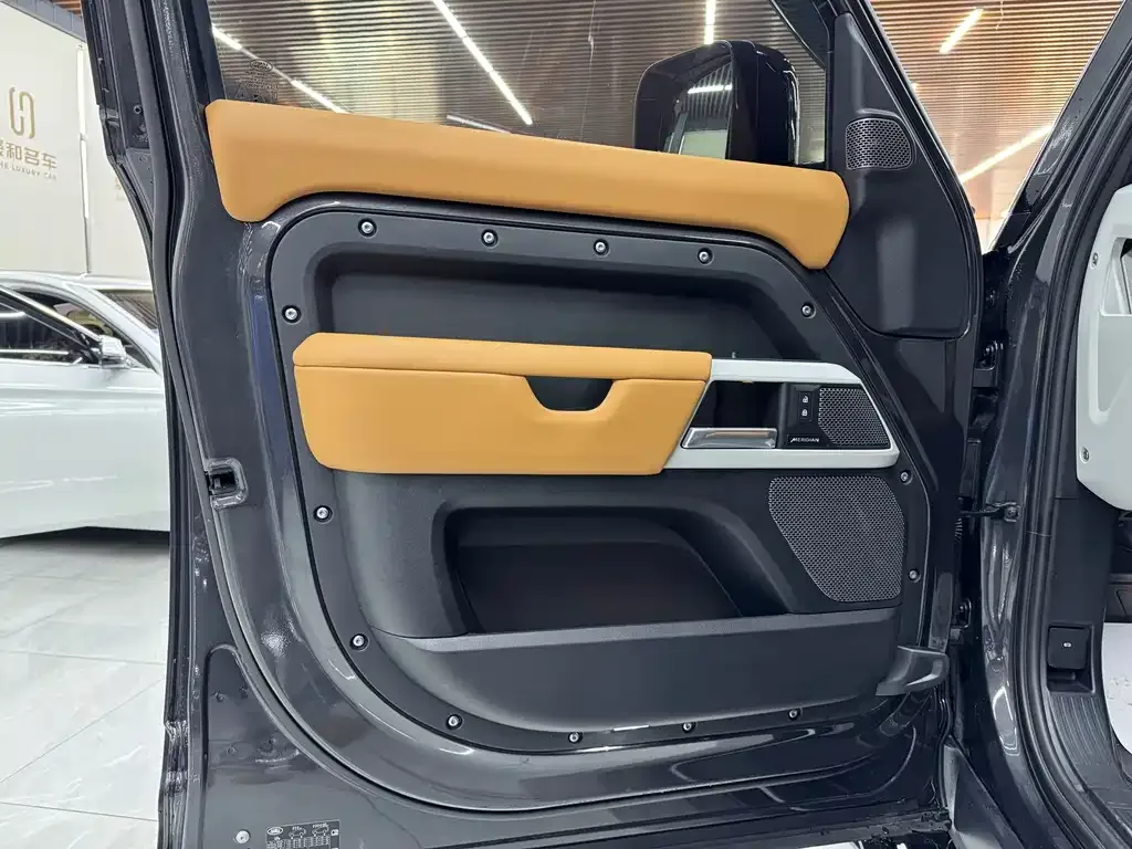 Land Rover Defender 2024 из CN, фото 10