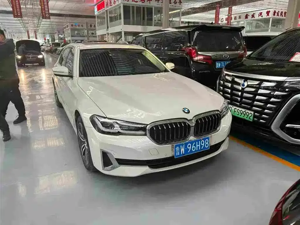 BMW 5 Series 2021 из CN, фото 1