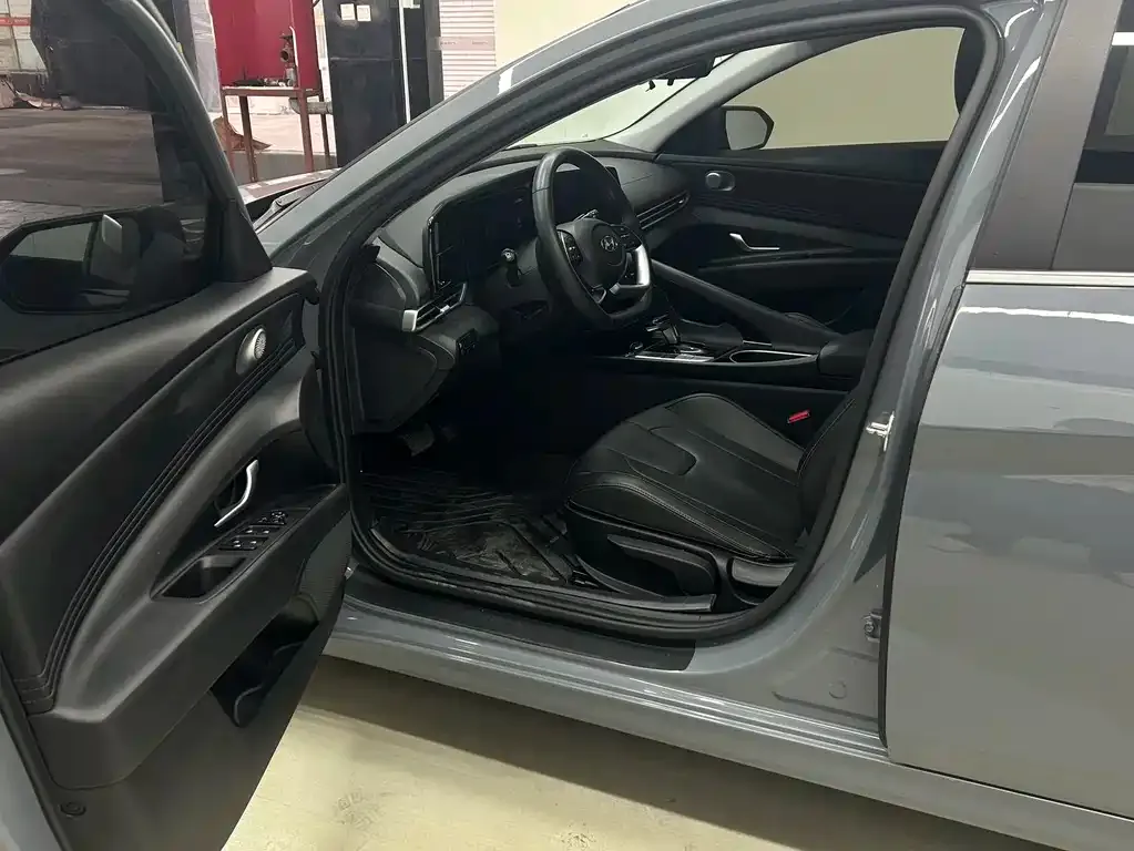 Hyundai Elantra 2023 из CN, фото 4