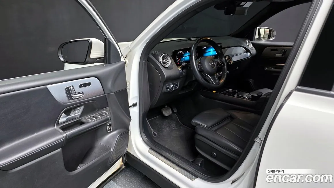 Mercedes-Benz GLB-Class — фото 10