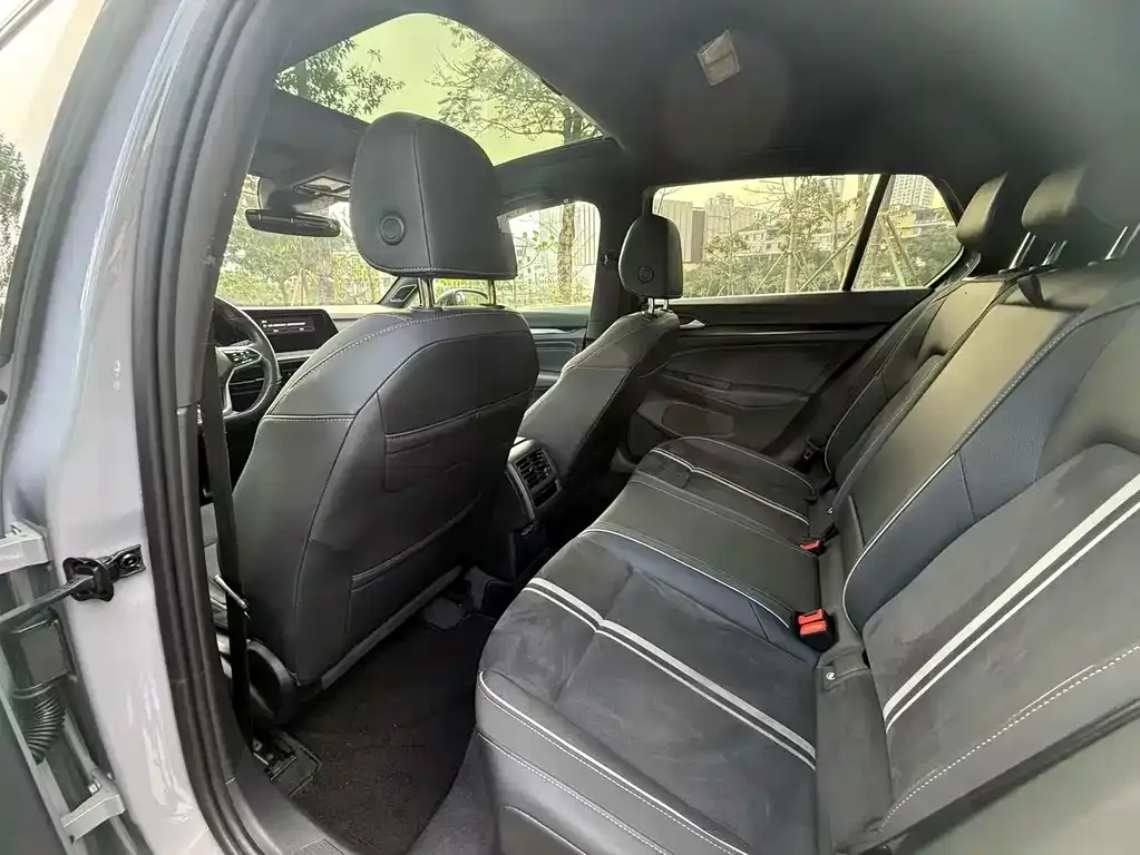 Volkswagen Golf 2021 из CN, фото 5