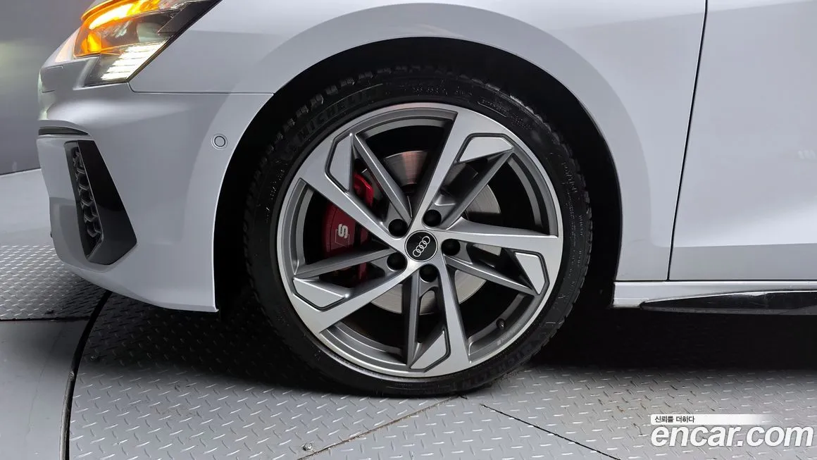 Audi S3 2023 из KR, фото 3