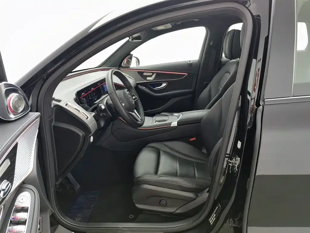 Mercedes-Benz EQC — фото 10