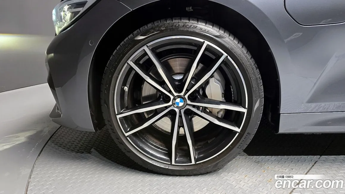 BMW 3-Series 2021 из KR, фото 10