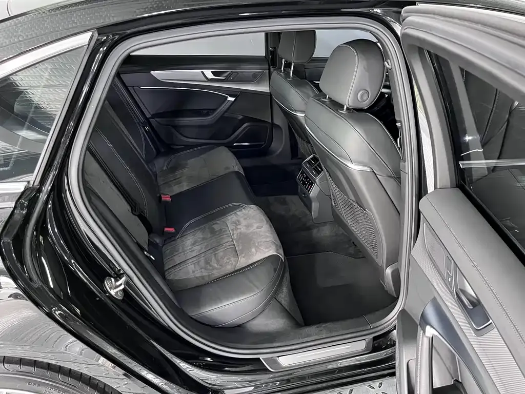 Audi A6L 2021 из CN, фото 10