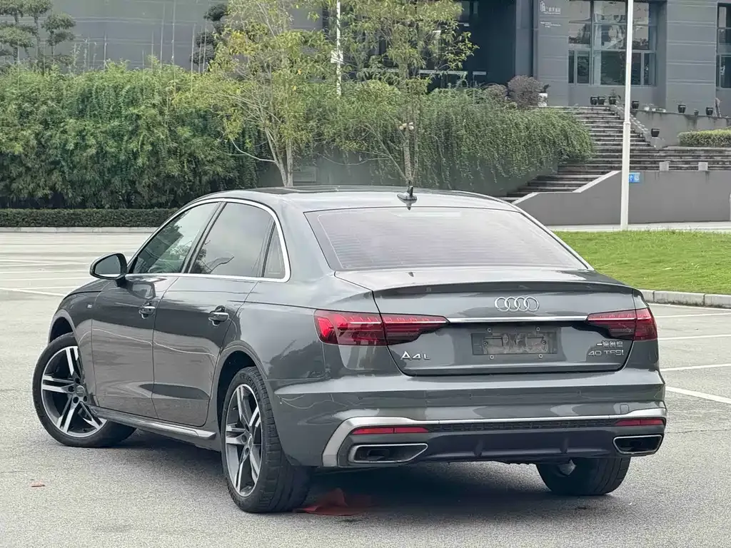 Audi A4L 2021 из CN, фото 10