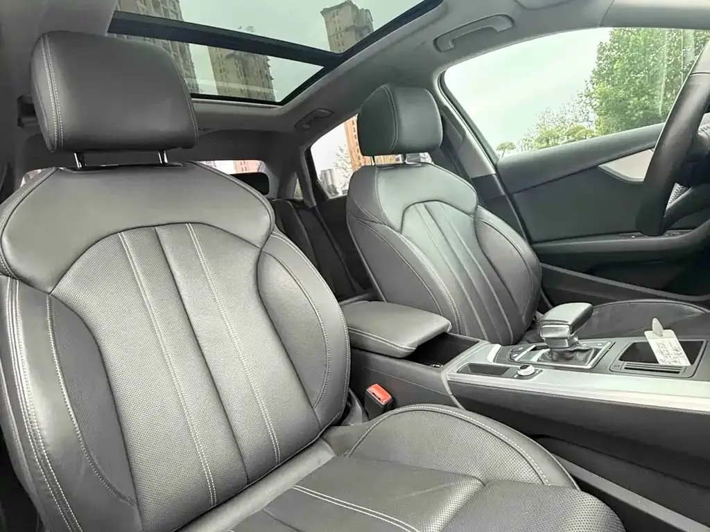 Audi A4L 2021 из CN, фото 4