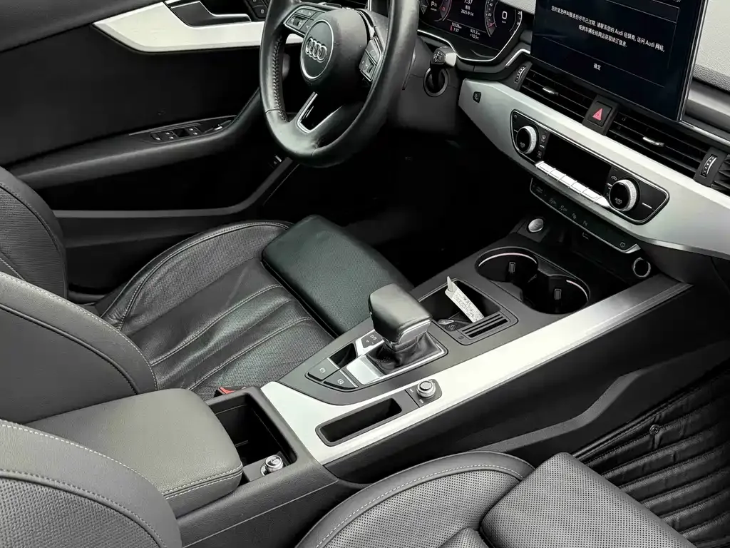 Audi A4L 2021 из CN, фото 5
