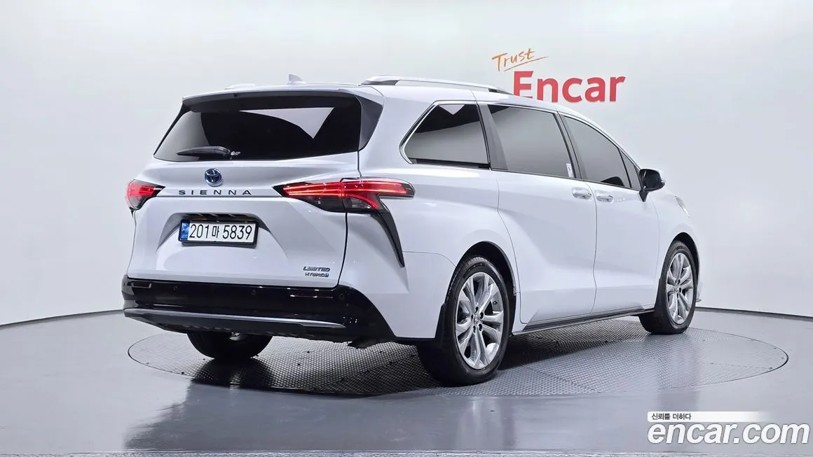 Toyota Sienna 2022 из KR, фото 2