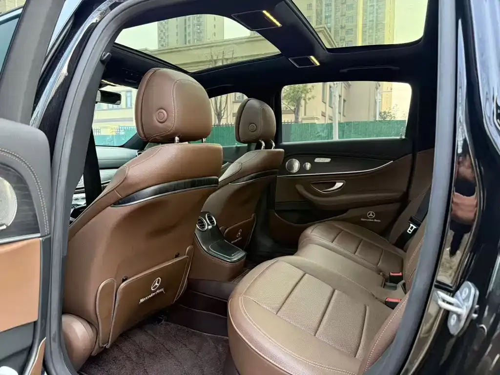 Mercedes-Benz E-Class 2022 из CN, фото 2