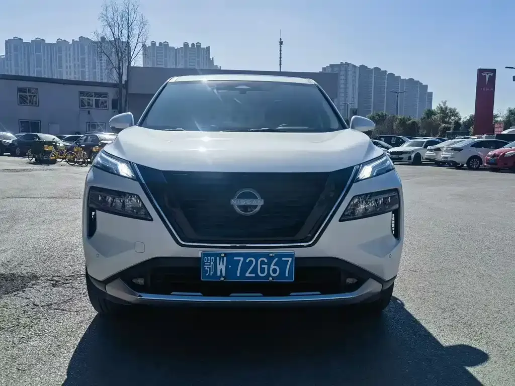 Nissan X-Trail 2023 из CN, фото 1