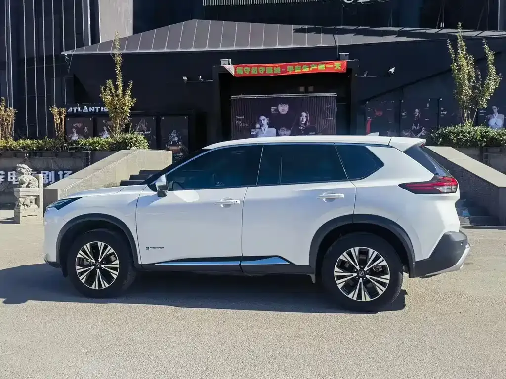 Nissan X-Trail 2023 из CN, фото 5