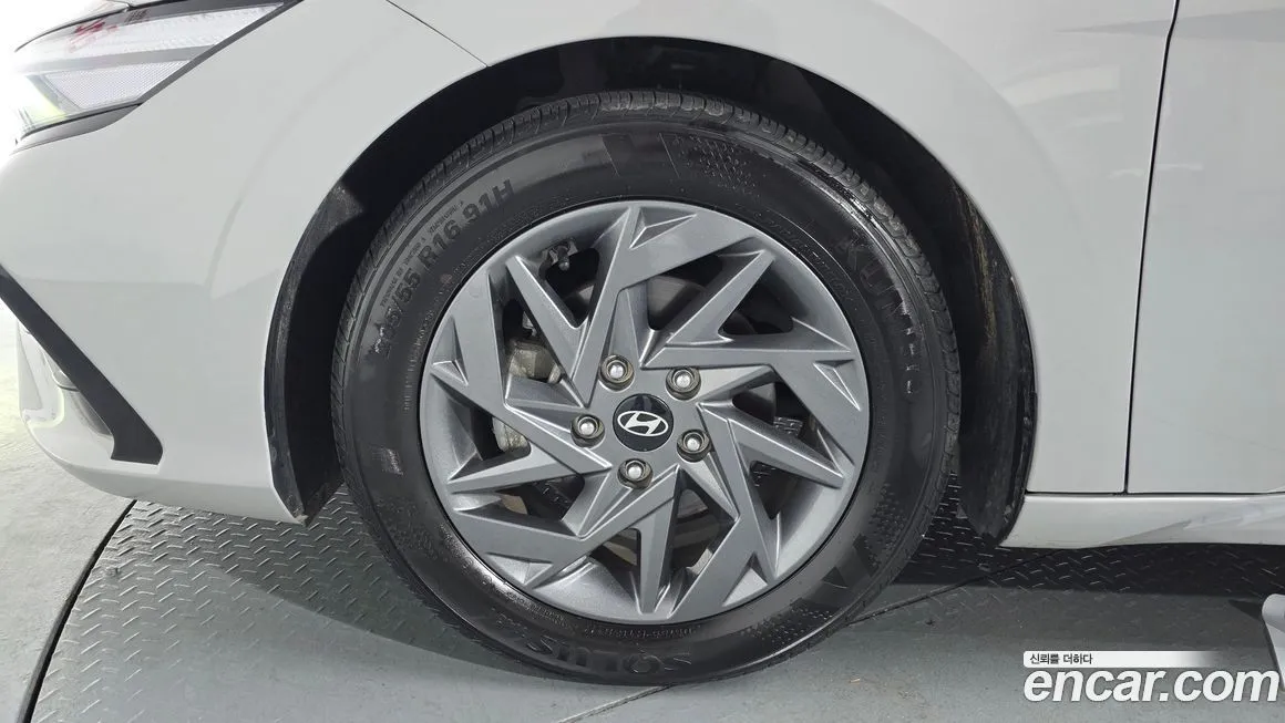Hyundai AVANTE — фото 3