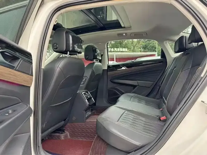 Volkswagen Passat — фото 2