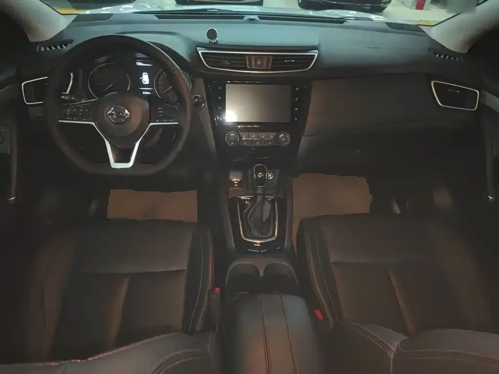Nissan Qashqai 2021 из CN, фото 2