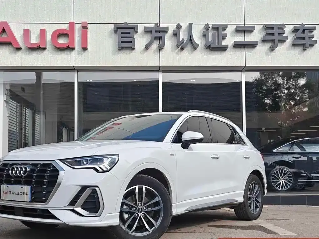 Audi Q3 2023 из CN, фото 1