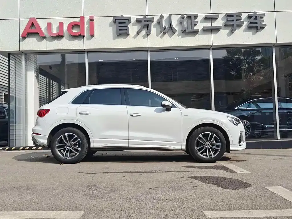 Audi Q3 2023 из CN, фото 9