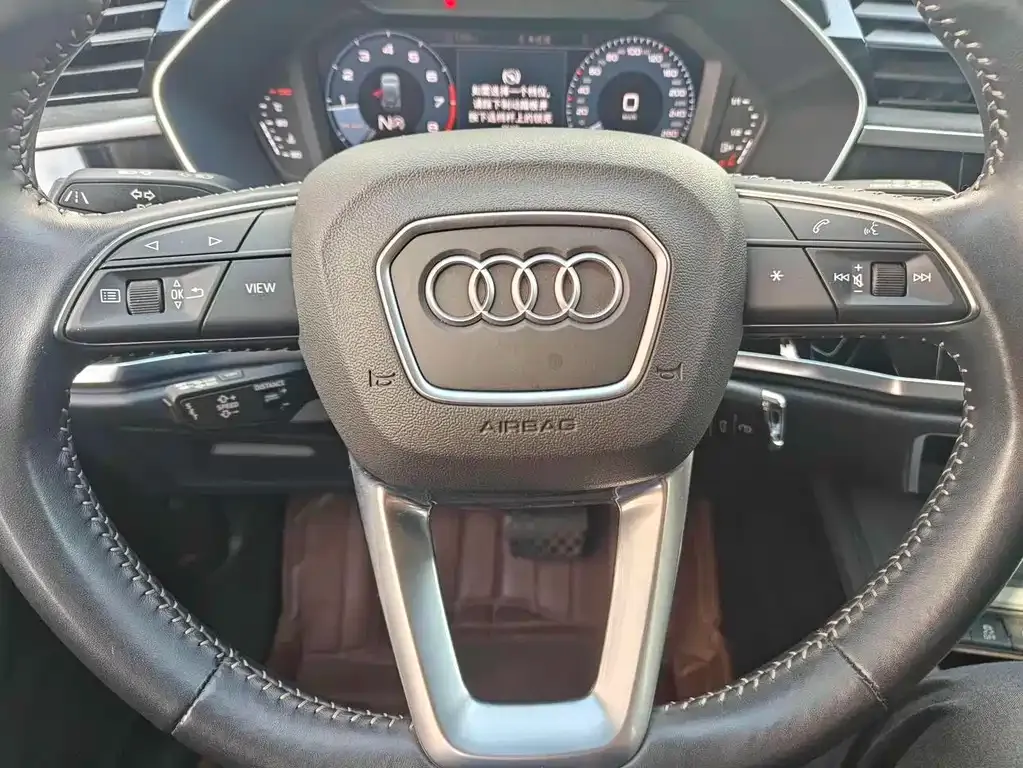 Audi Q3 2023 из CN, фото 3