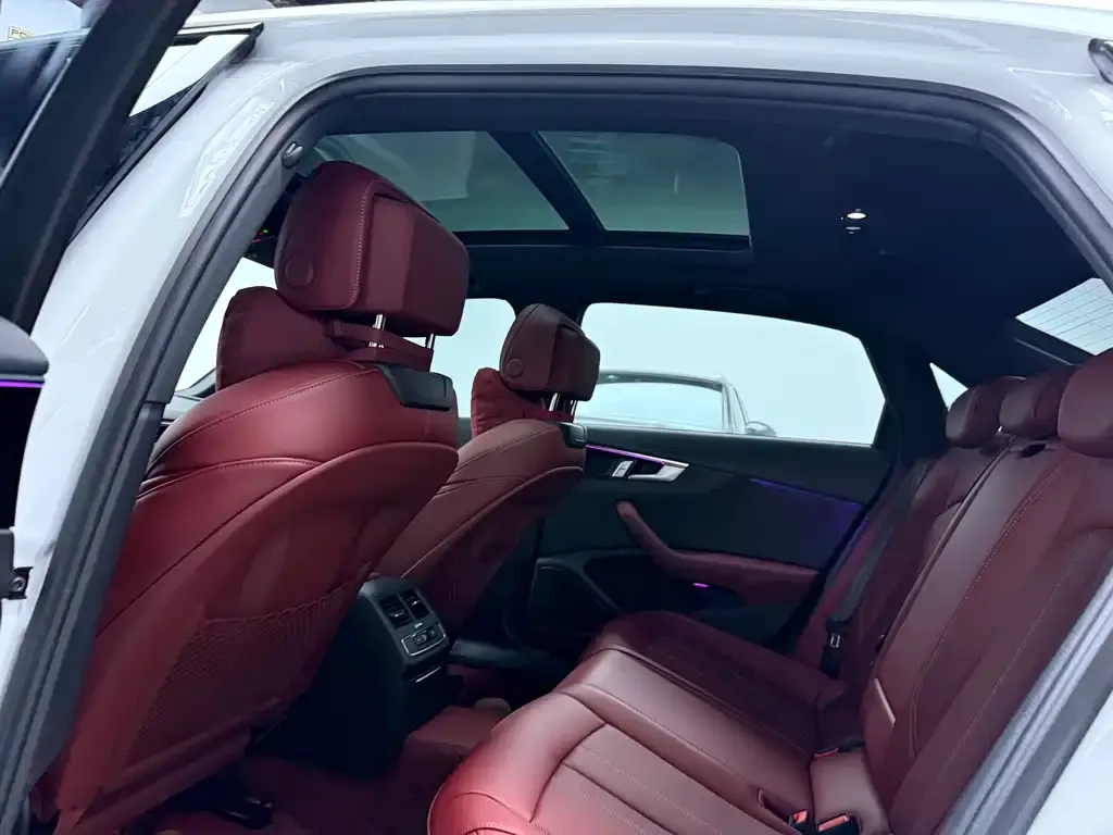 Audi A4L 2022 из CN, фото 10