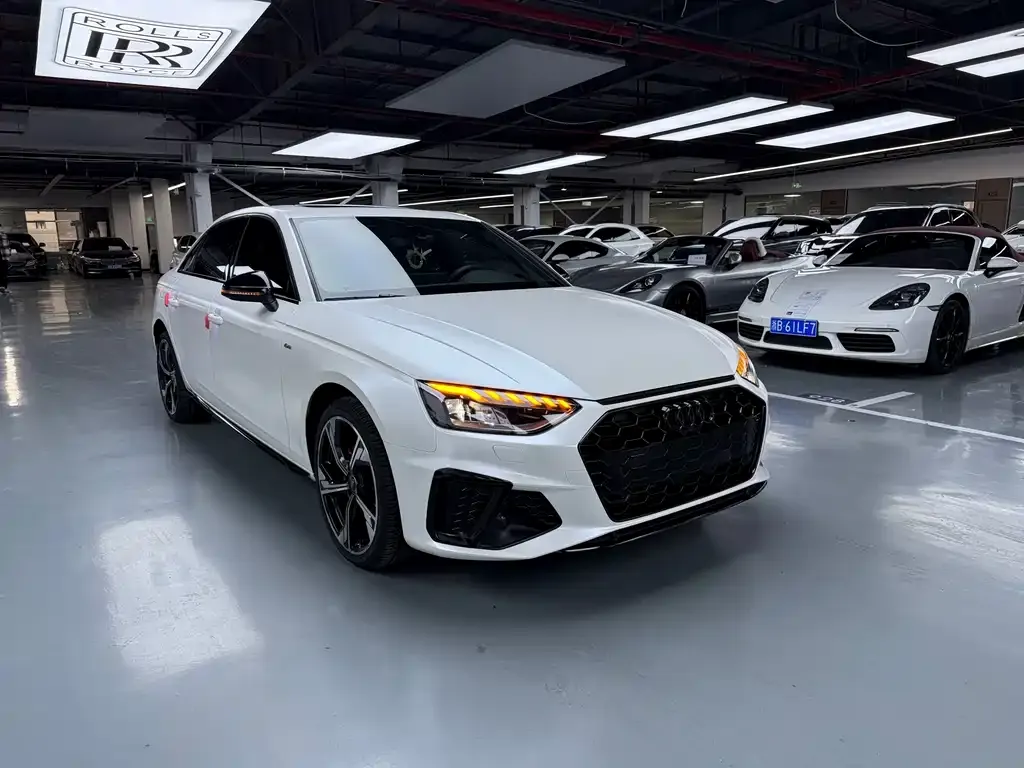 Audi A4L 2022 из CN, фото 3