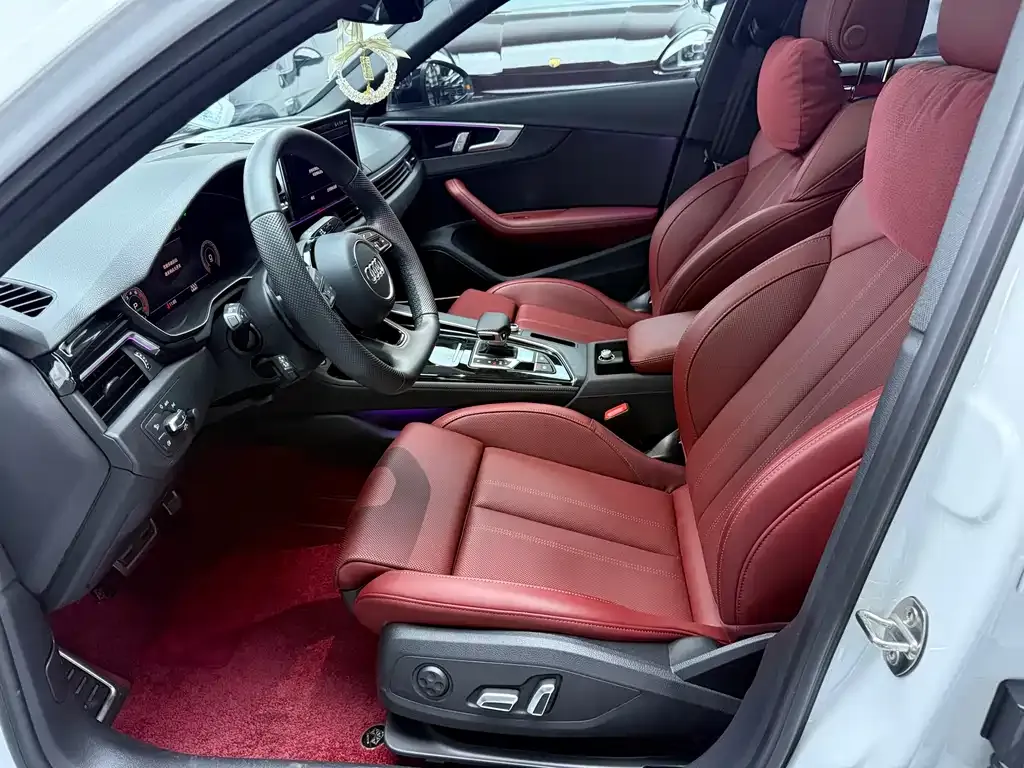 Audi A4L 2022 из CN, фото 5