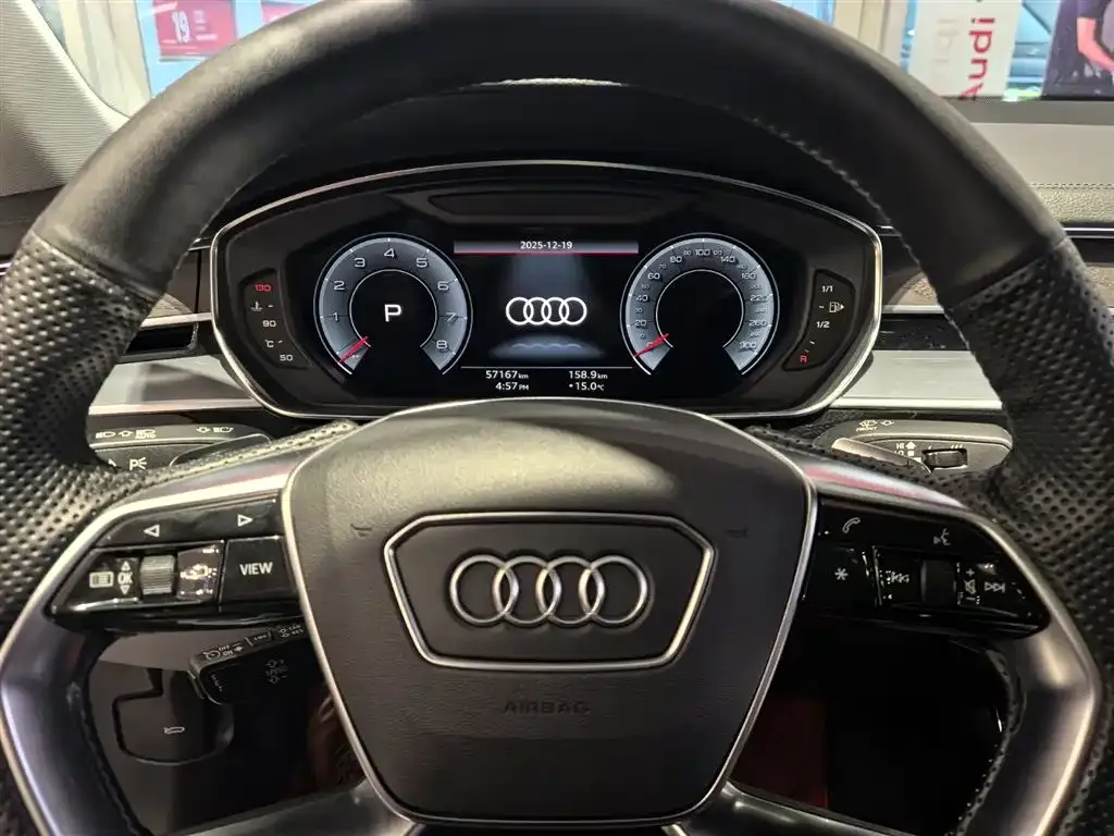 Audi A8 2022 из CN, фото 6