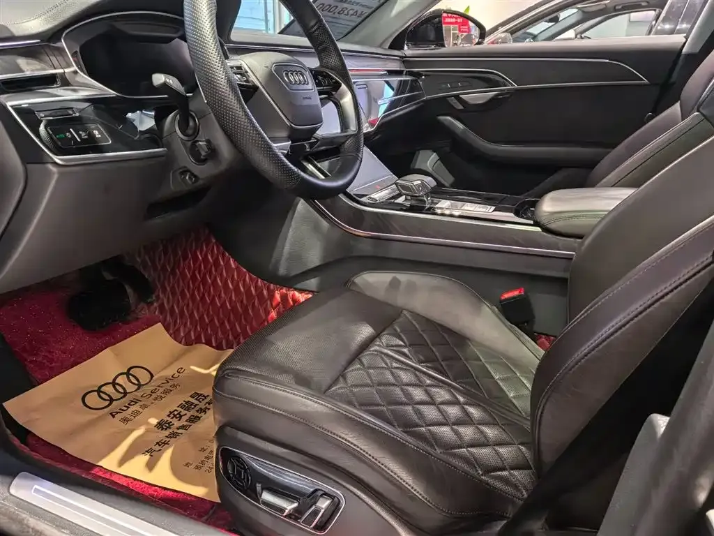 Audi A8 2022 из CN, фото 8
