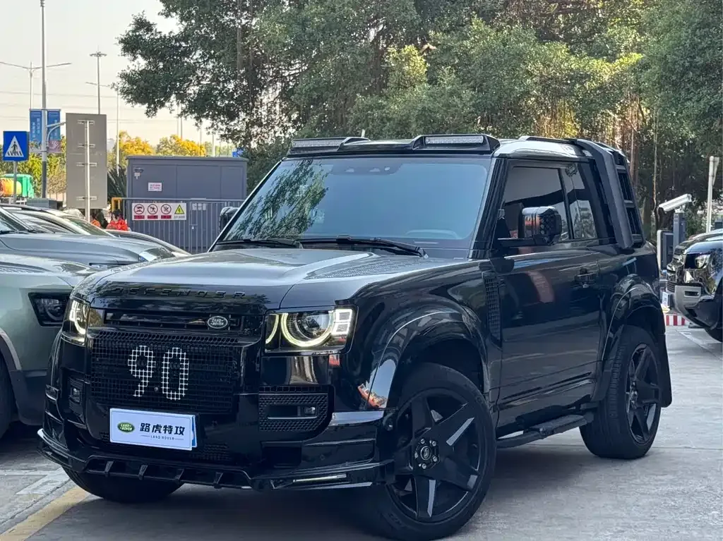 Land Rover Defender — фото 1