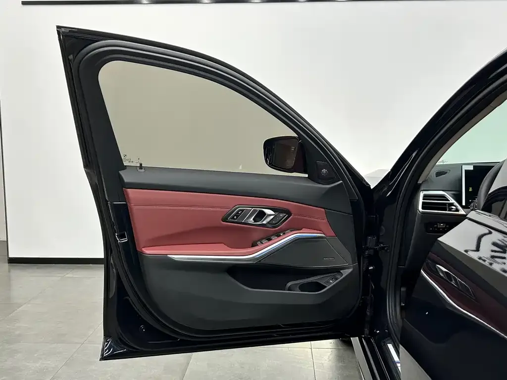 BMW 3 Series 2025 из CN, фото 7